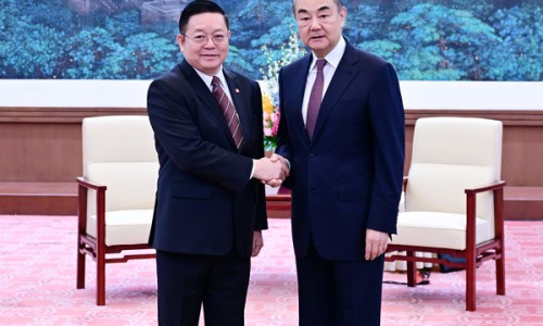 宝宝夏季身上腿上长了很多疙瘩很痒-宝宝身上腿上长硬疙瘩是怎么回事儿网—知名的宝宝身上腿上长硬疙瘩是怎么回事儿图片网站,分享宝宝腿上起红疙瘩硬包知识
